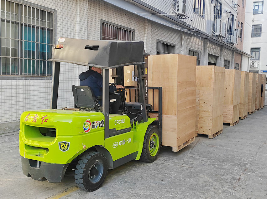 officina per armadietti per la formazione di batterie elettriche