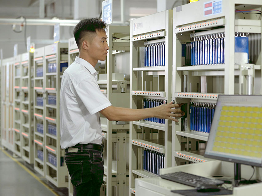 officina automatizzata per la linea di produzione di batterie del nuovo settore energetico
